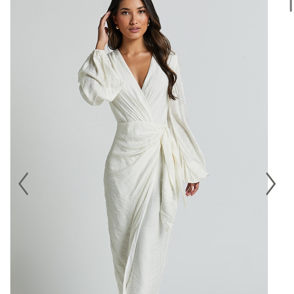 Elegant White Wrap Dress NEW NEVER WORN